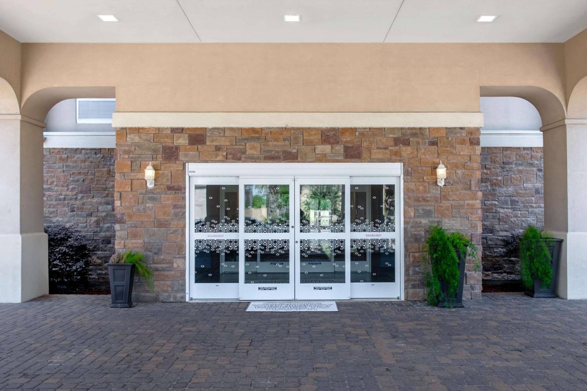 Hampton Inn & Suites Harvey Exterior foto